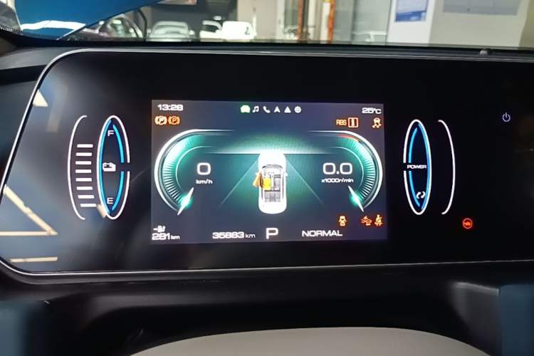 Used ORA Good Cat 2022 400km Standard Range Luxury Version Lithium Iron Phosphate Instrument Cluster