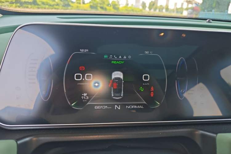 Used ORA Good Cat 2022 Morandi Edition 400km Standard Range Premium Version Lithium-Ion Battery Instrument Cluster