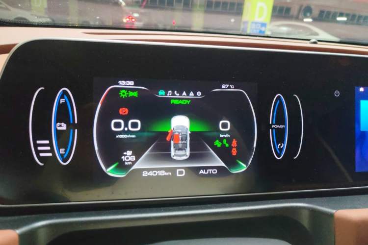 Used ORA Good Cat 2022 Morandi Edition 400km Standard Range Premium Version Lithium-Ion Battery Instrument Cluster