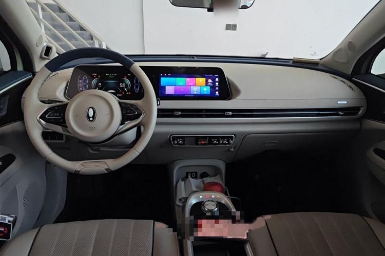 Used ORA Good Cat 2022 Morandi Edition 400km Standard Range Premium Version Lithium-Ion Battery Interior 2