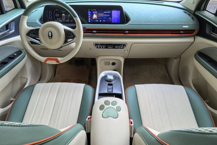 Used ORA Good Cat 2022 Morandi Edition 400km Standard Range Luxury Version Lithium-Ion Battery Interior 2