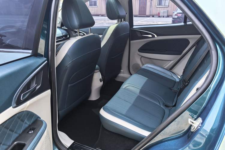 Used ORA Good Cat 2022 400km Standard Range Premium Version Lithium-Ion Battery Interior 2