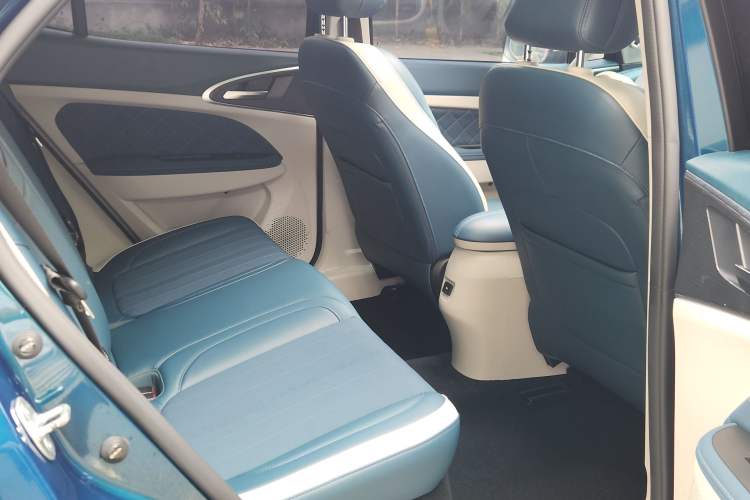Used ORA Good Cat 2022 Morandi Edition 400km Standard Range Premium Version Lithium Iron Phosphate Interior 2