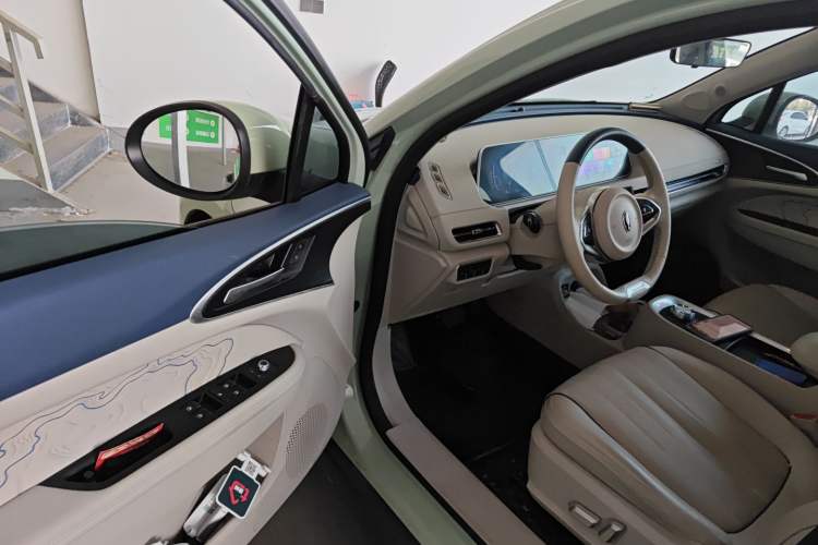Used ORA Good Cat 2022 Morandi Edition 400km Standard Range Premium Version Lithium-Ion Battery Interior 3