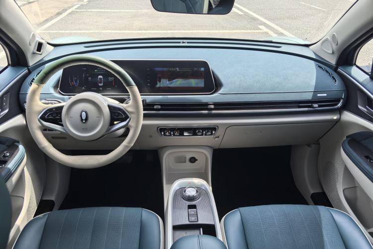 Used ORA Good Cat 2022 400km Standard Range Premium Version Lithium-Ion Battery Interior 3