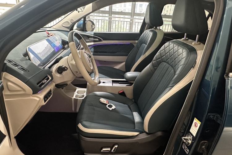 Used ORA Good Cat 2022 400km Standard Range Premium Version Lithium-Ion Battery Interior 3