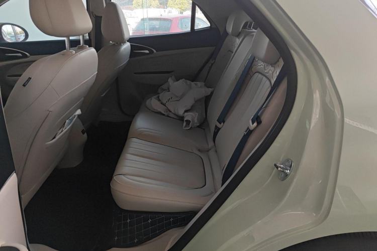 Used ORA Good Cat 2022 Morandi Edition 400km Standard Range Premium Version Lithium-Ion Battery Interior 4