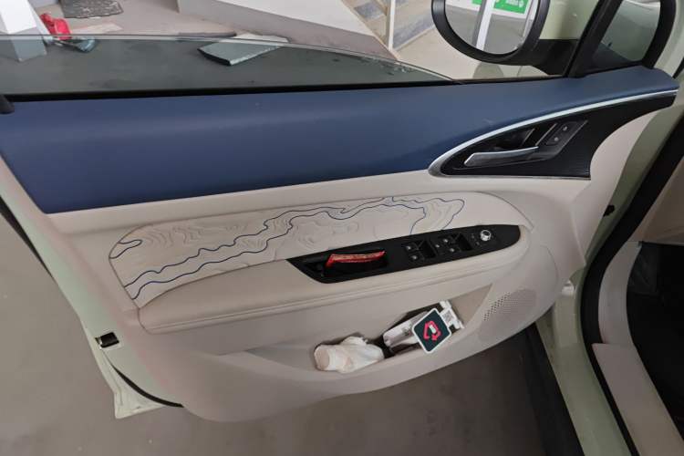 Used ORA Good Cat 2022 Morandi Edition 400km Standard Range Premium Version Lithium-Ion Battery Interior 7