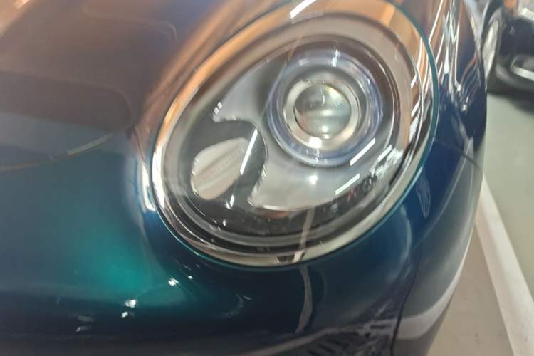 Used ORA Good Cat 2022 Morandi Edition 400km Standard Range Luxury Version Lithium-Ion Battery Left Front Headlight