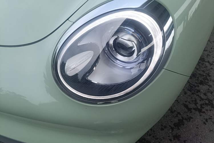 Used ORA Good Cat 2022 Morandi Edition 400km Standard Range Premium Version Lithium-Ion Battery Left Front Headlight