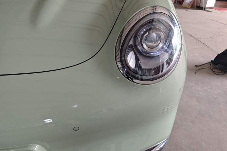 Used ORA Good Cat 2022 Morandi Edition 400km Standard Range Luxury Version Lithium-Ion Battery Left Front Headlight
