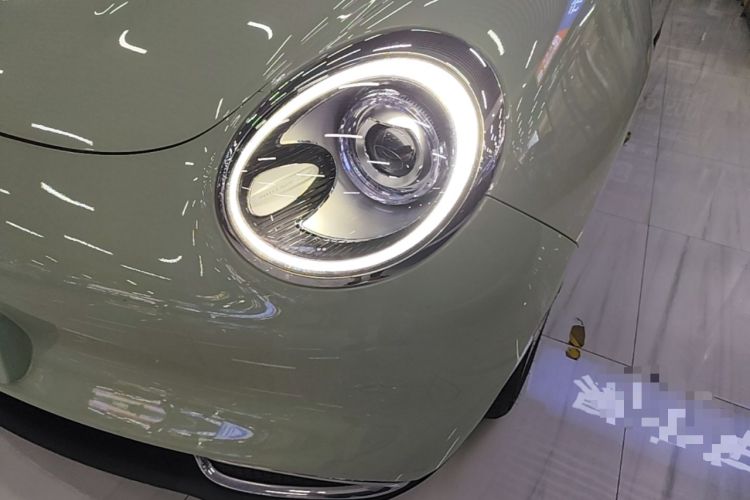 Used ORA Good Cat 2022 Morandi Edition 400km Standard Range Luxury Version Lithium-Ion Battery Left Front Headlight