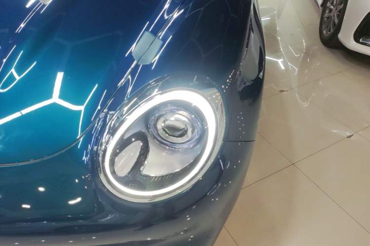 Used ORA Good Cat 2022 400km Standard Range Premium Version Lithium-Ion Battery Left Front Headlight