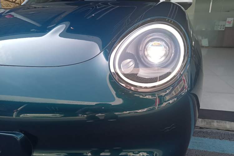 Used ORA Good Cat 2022 Morandi Edition 400km Standard Range Premium Version Lithium Iron Phosphate Left Front Headlight
