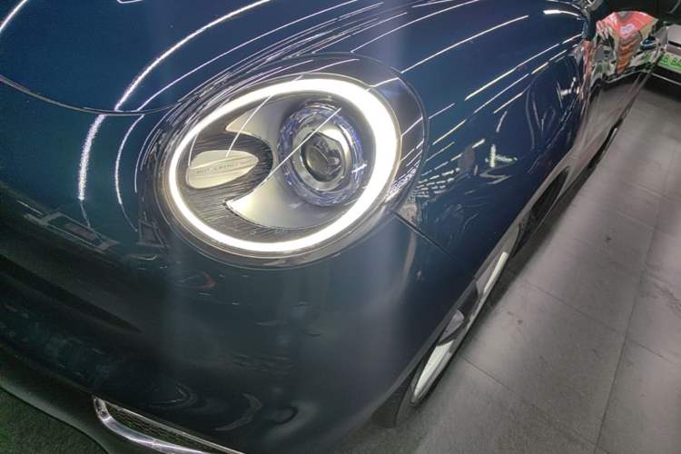 Used ORA Good Cat 2022 400km Standard Range Premium Version Lithium-Ion Battery Left Front Headlight