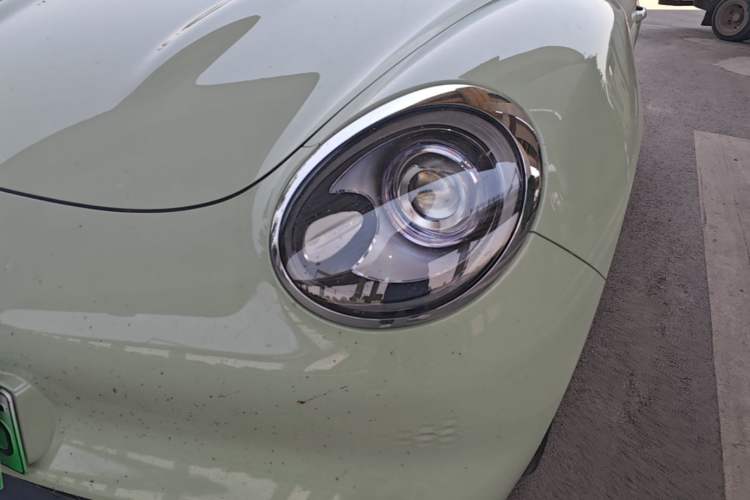 Used ORA Good Cat 2022 Morandi Edition 400km Standard Range Premium Version Lithium-Ion Battery Left Front Headlight