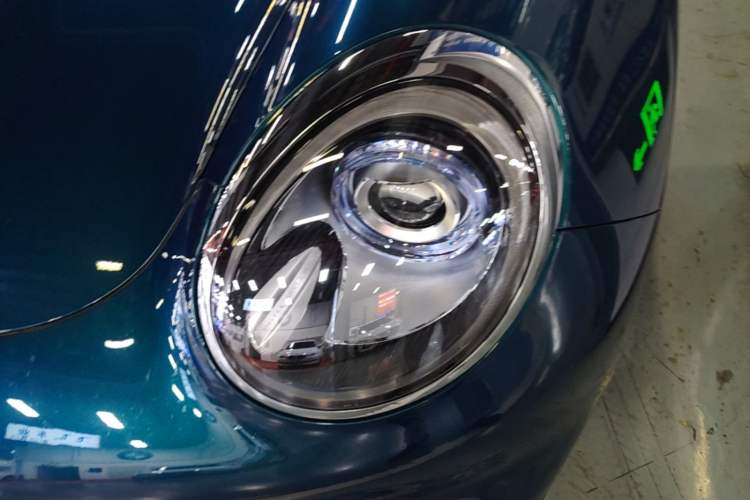 Used ORA Good Cat 2022 400km Standard Range Premium Version Lithium-Ion Battery Left Front Headlight