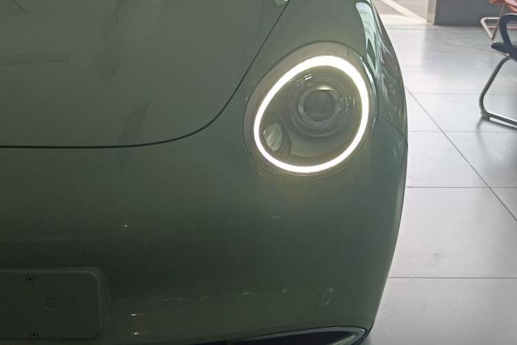 Used ORA Good Cat 2022 Morandi Edition 400km Standard Range Two-Week Young Enjoyment Version Lithium Iron Phosphate Left Front Headlight