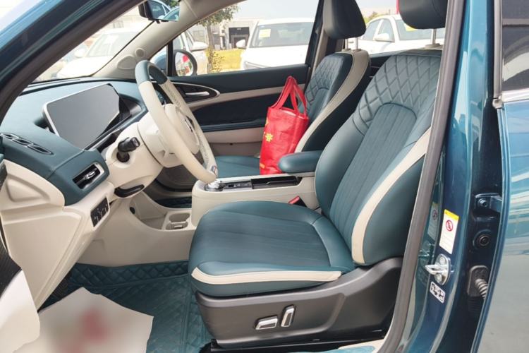 Used ORA Good Cat 2022 400km Standard Range Premium Version Lithium-Ion Battery Left Front Seat