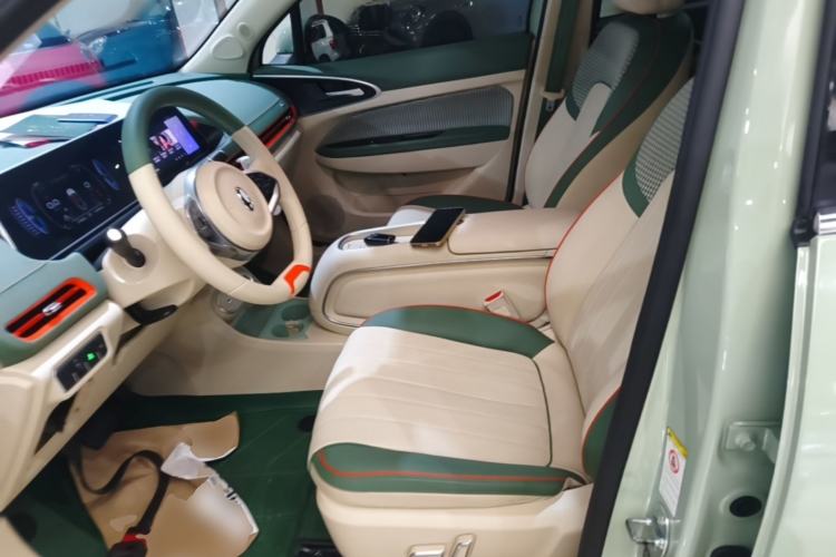Used ORA Good Cat 2022 400km Standard Range Luxury Version Lithium Iron Phosphate Left Front Seat