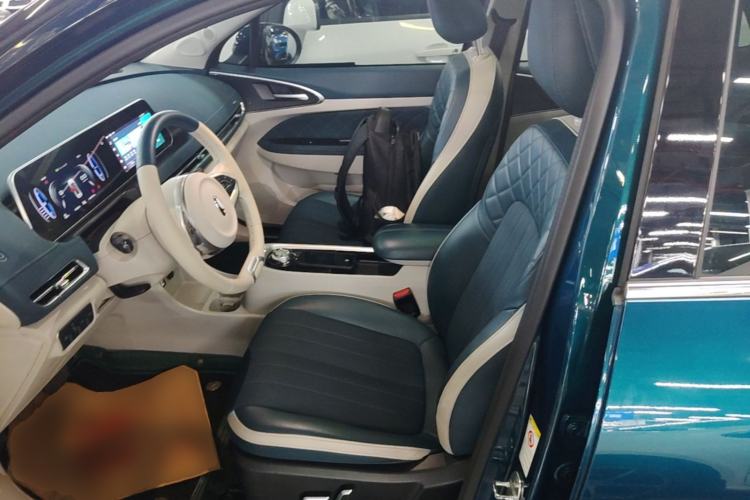 Used ORA Good Cat 2022 400km Standard Range Premium Version Lithium-Ion Battery Left Front Seat