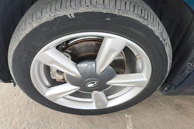 Used ORA Good Cat 2022 Morandi Edition 400km Standard Range Luxury Version Lithium-Ion Battery Left Front Wheel Hub
