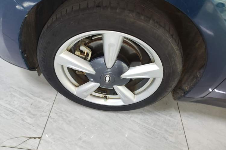 Used ORA Good Cat 2022 400km Standard Range Luxury Version Ternary Lithium Left Front Wheel Hub