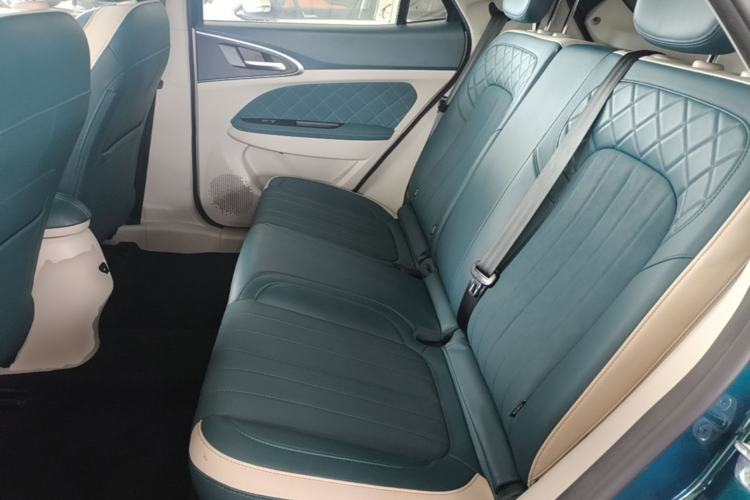 Used ORA Good Cat 2022 Morandi Edition 400km Standard Range Luxury Version Lithium-Ion Battery Left Rear Seat