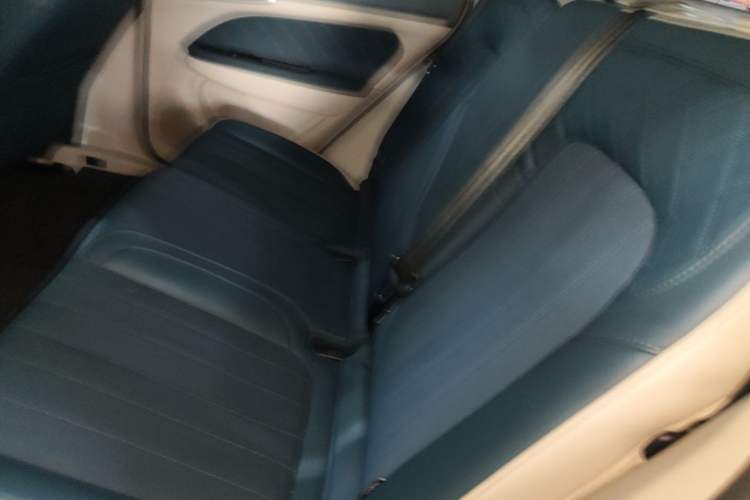 Used ORA Good Cat 2022 400km Standard Range Luxury Version Ternary Lithium Left Rear Seat