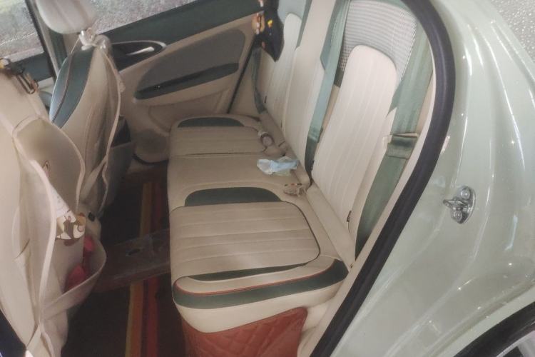 Used ORA Good Cat 2022 Morandi Edition 400km Standard Range Premium Version Lithium Iron Phosphate Left Rear Seat