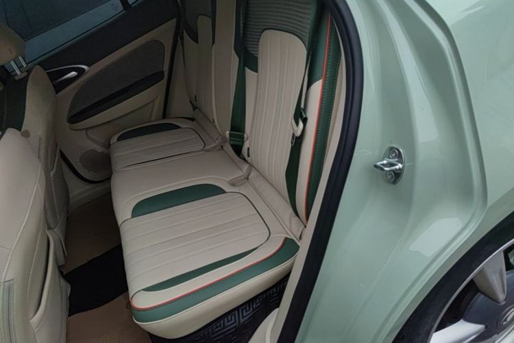 Used ORA Good Cat 2022 400km Standard Range Premium Version Lithium-Ion Battery Left Rear Seat
