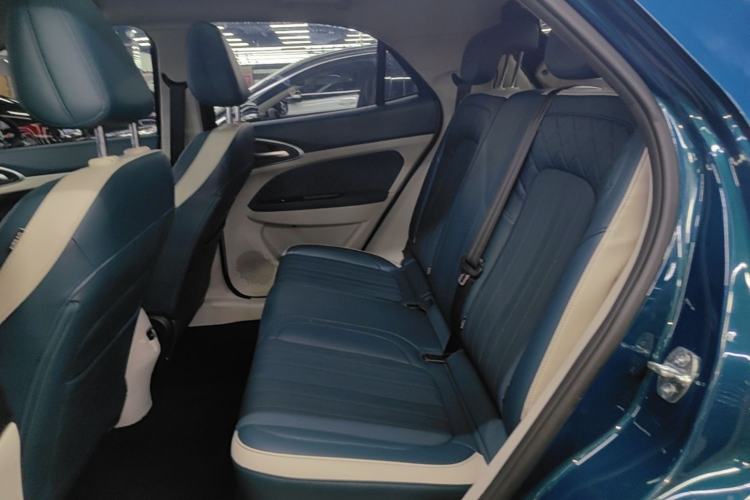 Used ORA Good Cat 2022 400km Standard Range Premium Version Lithium-Ion Battery Left Rear Seat