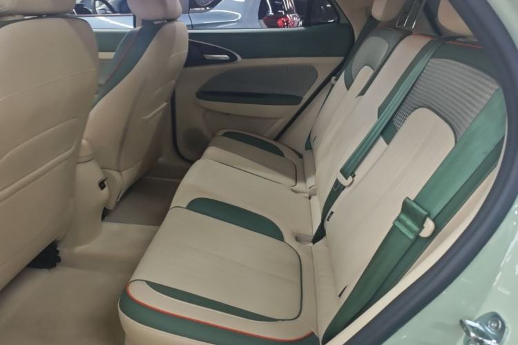 Used ORA Good Cat 2022 Morandi Edition 400km Standard Range Premium Version Lithium-Ion Battery Left Rear Seat