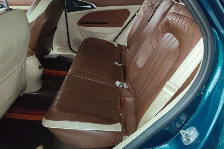 Used ORA Good Cat 2022 Morandi Edition 400km Standard Range Premium Version Lithium-Ion Battery Left Rear Seat