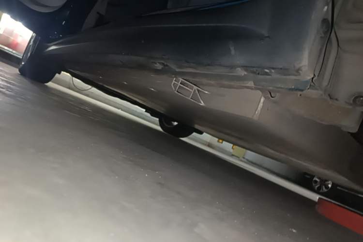 Used ORA Good Cat 2022 Morandi Edition 400km Standard Range Luxury Version Lithium-Ion Battery Left Side Sill