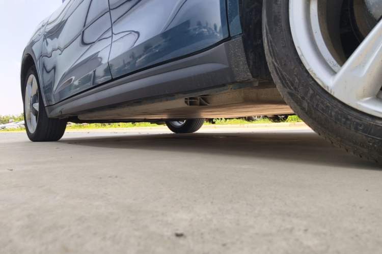 Used ORA Good Cat 2022 400km Standard Range Premium Version Lithium-Ion Battery Left Side Sill