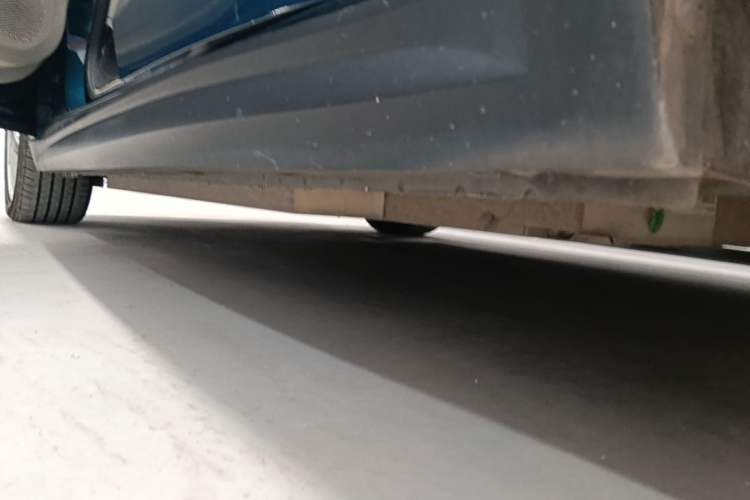 Used ORA Good Cat 2022 400km Standard Range Luxury Version Lithium Iron Phosphate Left Side Sill