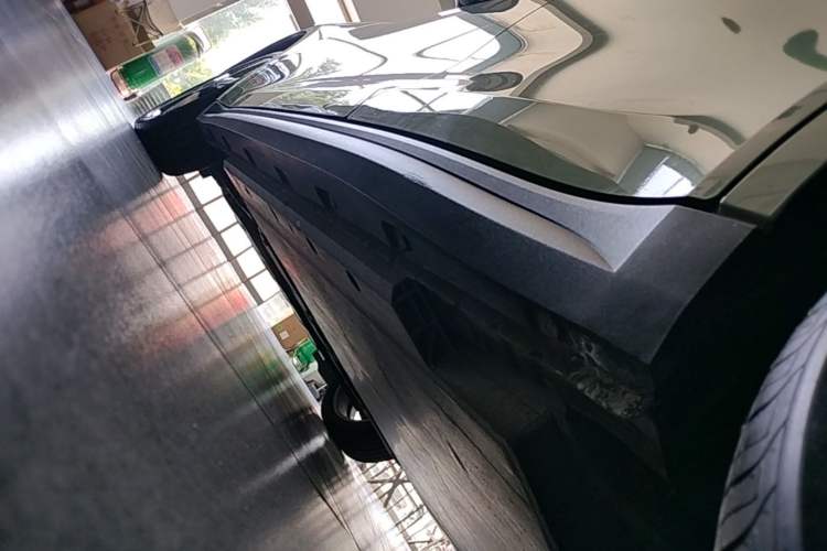 Used ORA Good Cat 2022 Morandi Edition 400km Standard Range Luxury Version Lithium-Ion Battery Left Side Sill