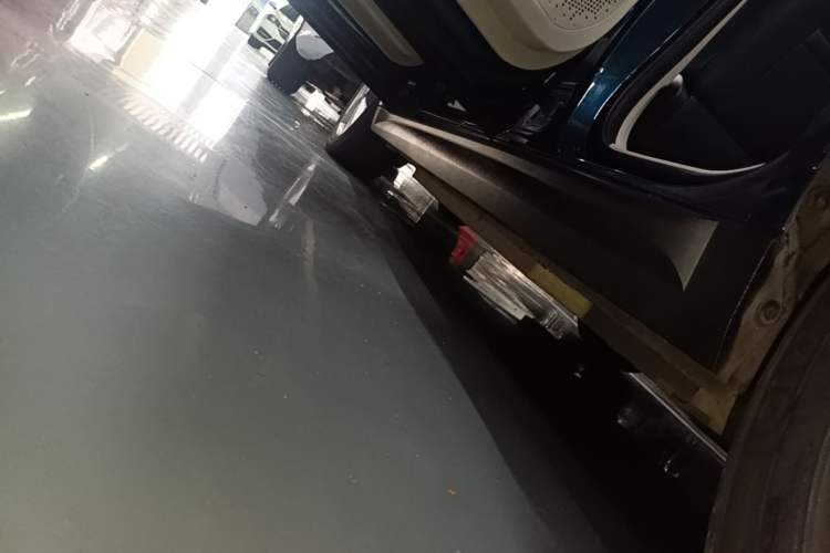 Used ORA Good Cat 2022 Morandi Edition 400km Standard Range Premium Version Lithium Iron Phosphate Left Side Sill