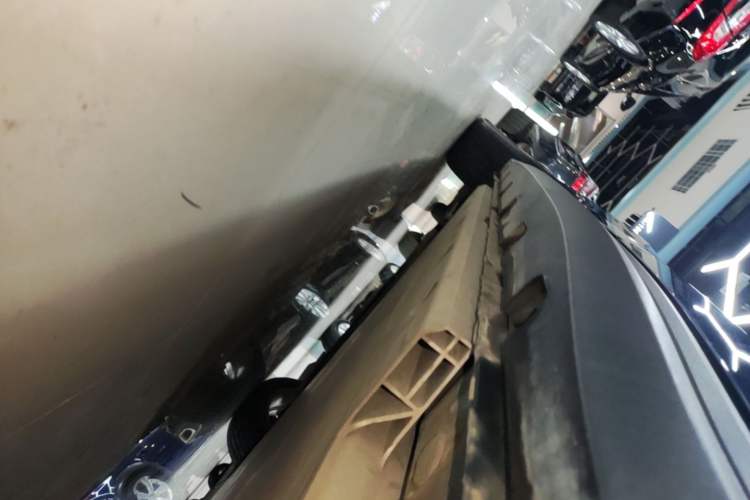 Used ORA Good Cat 2022 400km Standard Range Premium Version Lithium-Ion Battery Left Side Sill