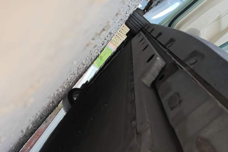 Used ORA Good Cat 2022 400km Standard Range Premium Version Lithium Iron Phosphate Left Side Sill