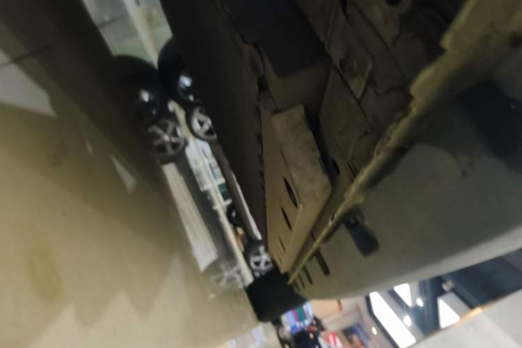 Used ORA Good Cat 2022 400km Standard Range Luxury Version Lithium Iron Phosphate Left Side Sill
