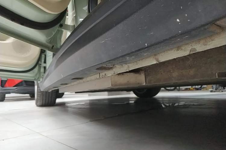 Used ORA Good Cat 2022 Morandi Edition 400km Standard Range Luxury Version Lithium Iron Phosphate Left Side Sill
