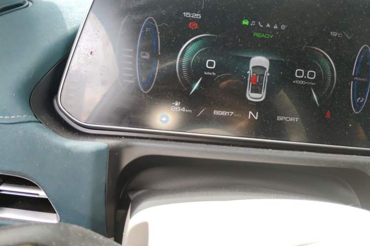 Used ORA Good Cat 2022 400km Standard Range Premium Version Lithium Iron Phosphate Odometer Close Up