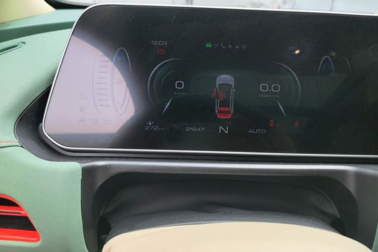 Used ORA Good Cat 2022 400km Standard Range Premium Version Lithium-Ion Battery Odometer Close Up