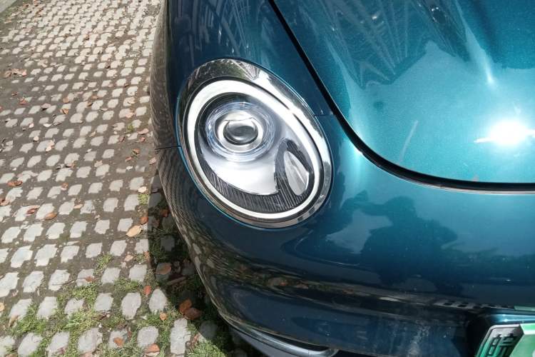 Used ORA Good Cat 2022 400km Standard Range Luxury Version Ternary Lithium Right Front Headlight