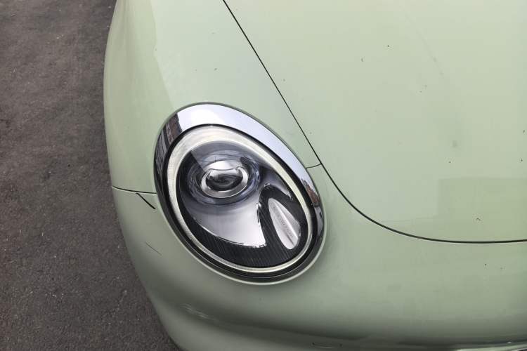 Used ORA Good Cat 2022 400km Standard Range Premium Version Lithium-Ion Battery Right Front Headlight