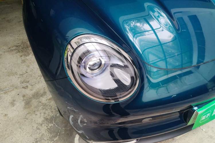 Used ORA Good Cat 2022 Morandi Edition 400km Standard Range Premium Version Lithium-Ion Battery Right Front Headlight