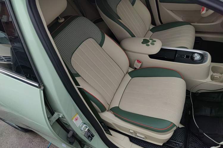 Used ORA Good Cat 2022 400km Standard Range Premium Version Lithium-Ion Battery Right Front Seat
