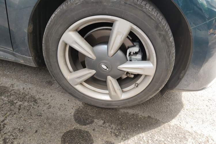 Used ORA Good Cat 2022 400km Standard Range Premium Version Lithium Iron Phosphate Right Front Wheel Hub